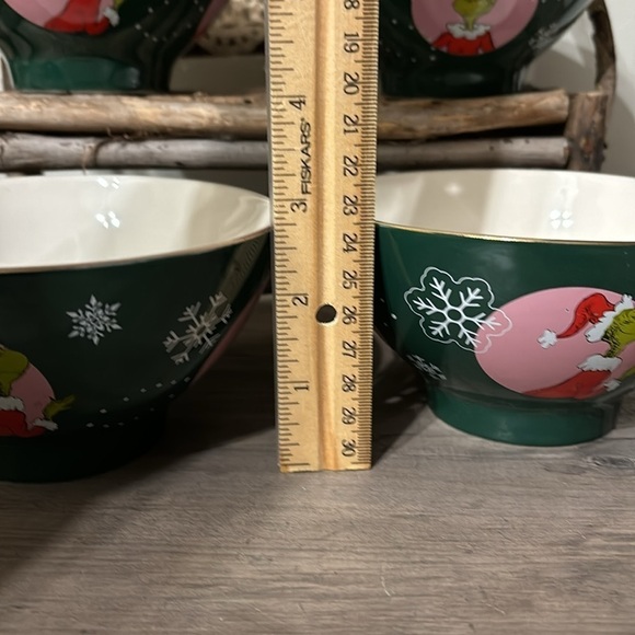 NIB DR SEUSS ZRIKE BRANDS Set Of 4 PINK AND GREEN Grinch CHRISTMAS Cereal Bowls - Picture 7 of 9